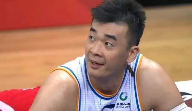 上半场，艾洛拉永直红被罚下，卡里姆破门，罗马里尼奥扳平；下半场卡里姆完成梅开二度，穆罕默德再进一球。